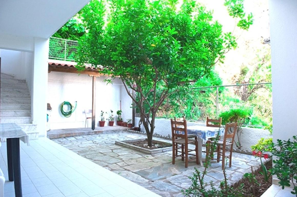 Syraina Apartments Skiathos-Stadt Exterior foto